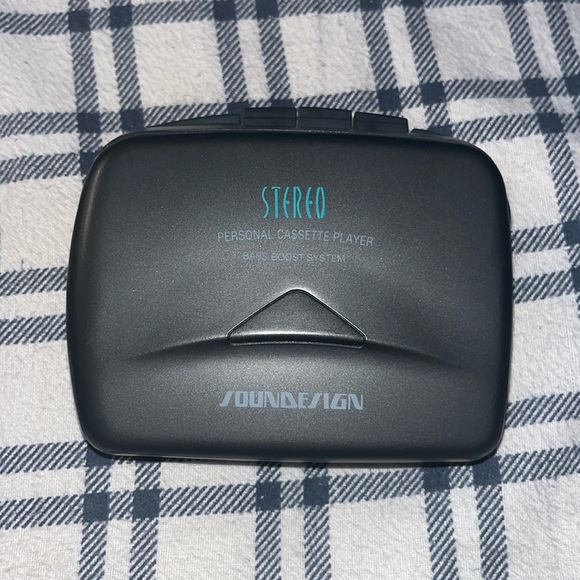 VINTAGE sound design stereo personal casette player - Picture 1 of 3